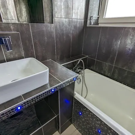 Maison Spacieuse Avec Spa, Animaux Acceptes, Pres D'epinal - Fr-1-589-680 Feriehus